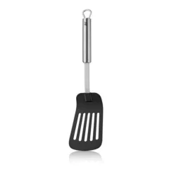 Premium-Koch-Set: WMF Iconic Topf-Set, 4-teilig, Ultimate Stielpfannen, 2 Stück, und Pfannenwender